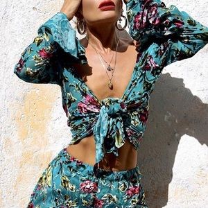 FOR SALE/ISO Size S/M in this Rat and Boa top!!